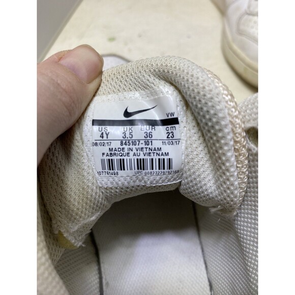 NIKE COURT BOROUGH 845107-101 SIZE 4Y WHITE PINK YOUTH SHOES 2017 - Picture 10 of 10